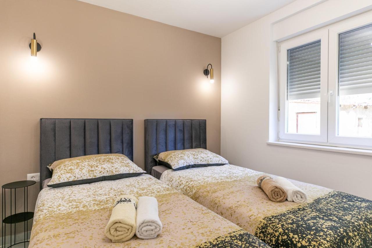 Apartman Suzi Пула Экстерьер фото
